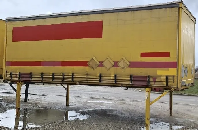 Wechselbrücke oder Container im Bestand von DP Container